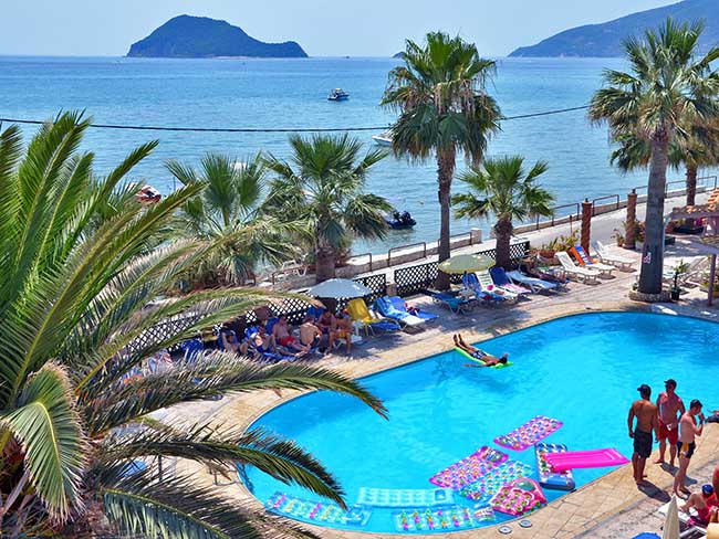 TURTLE BEACH STUDIOS HOTEL & APARTMENTS 