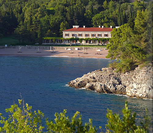 AMAN VILLA MILOCER 