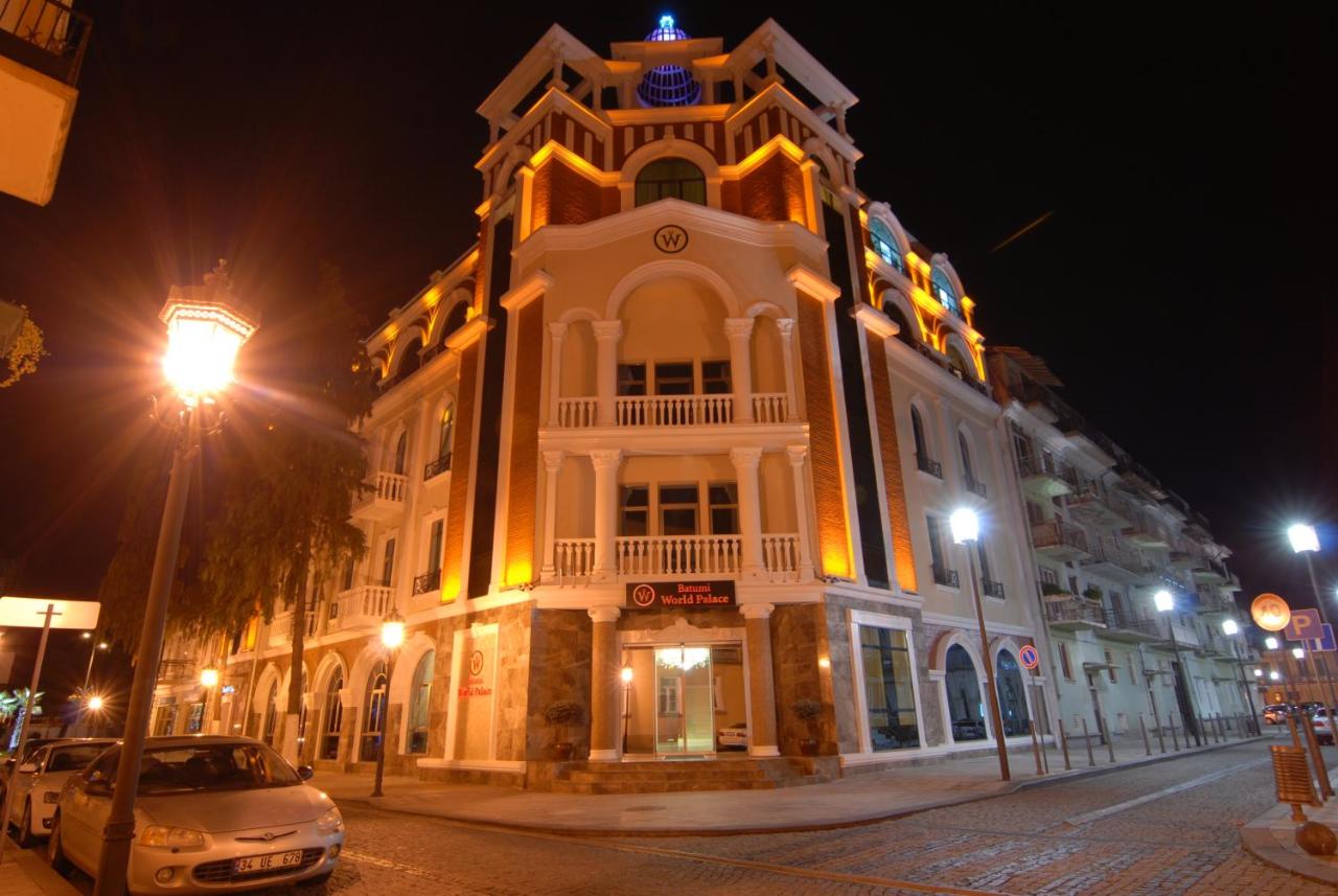 WORLD PALACE 4 *