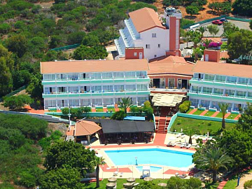 ADELAIS BAY HOTEL
