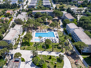 A 11 HOTEL CESME 