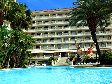 AQUA HOTEL SILHOUETTE & SPA