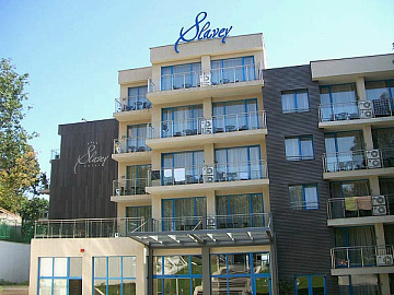 SLAVEI