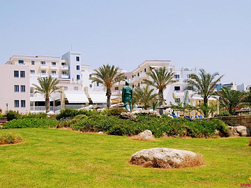 ST. GEORGE GARDENS 