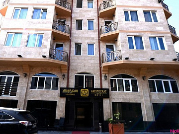 ARISTOCRAT 3*