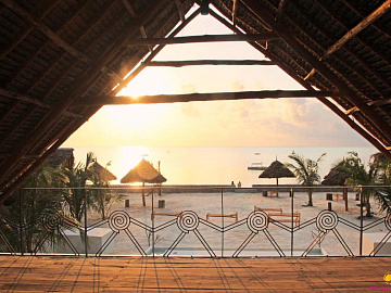NUR BEACH HOTEL 3* 