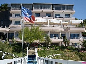 REGINA HOTEL
